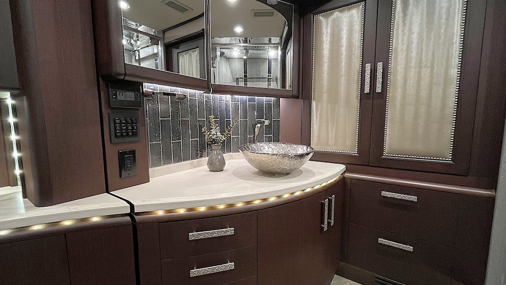 2016 Prevost Liberty H3-45 For Sale