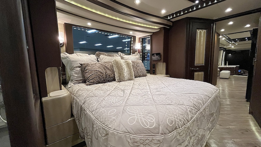 2016 Prevost Liberty H3-45 For Sale