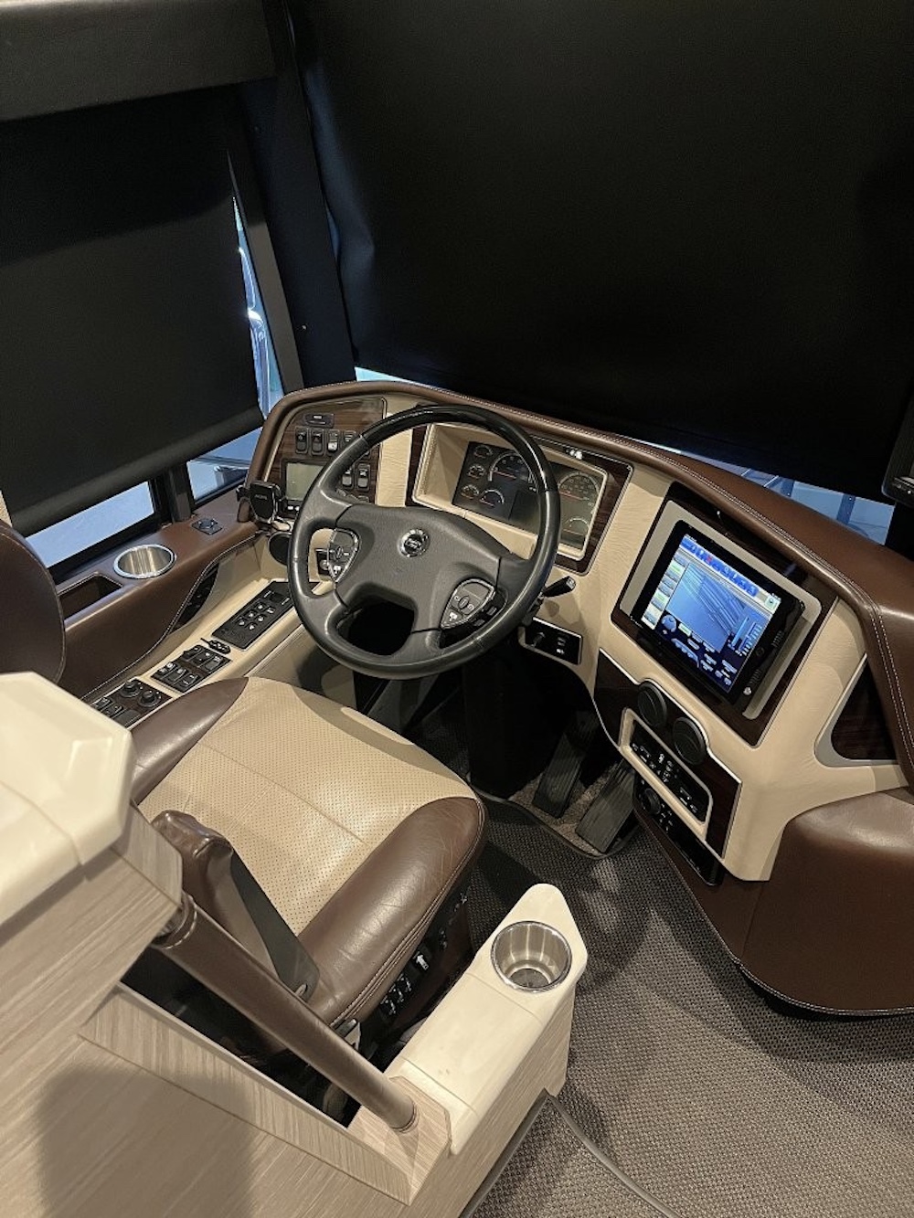 2016 Prevost Liberty H3-45 For Sale