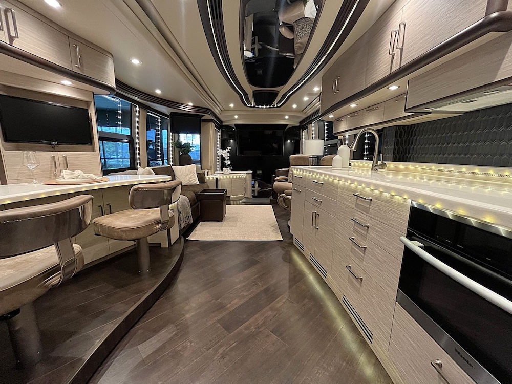 2016 Prevost Liberty H3-45 For Sale