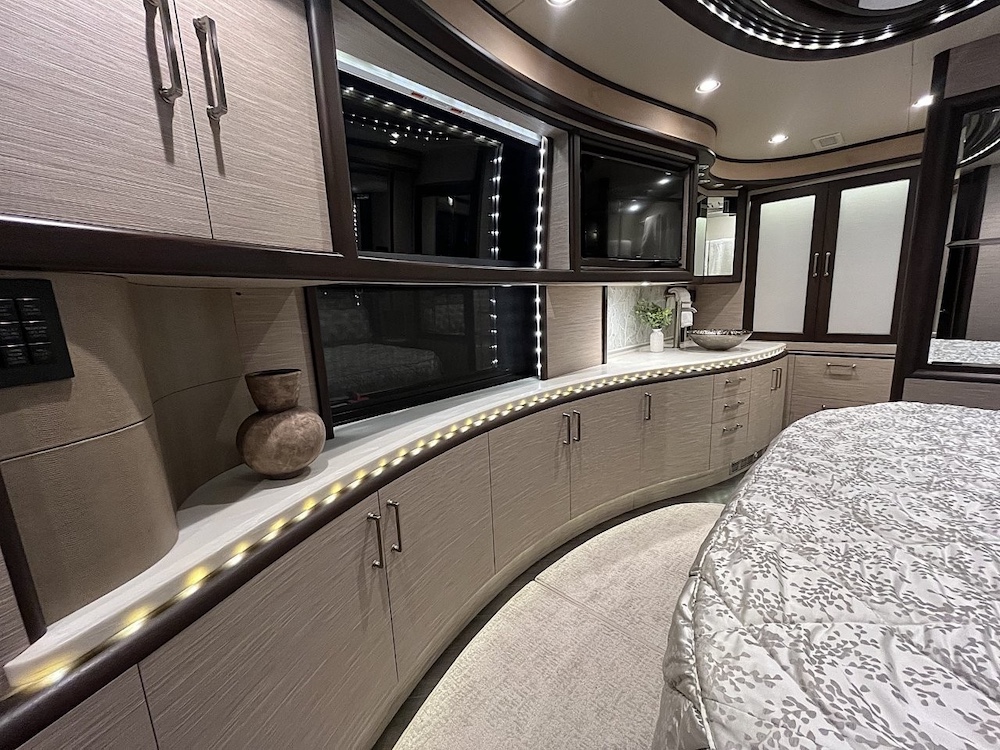 2016 Prevost Liberty H3-45 For Sale