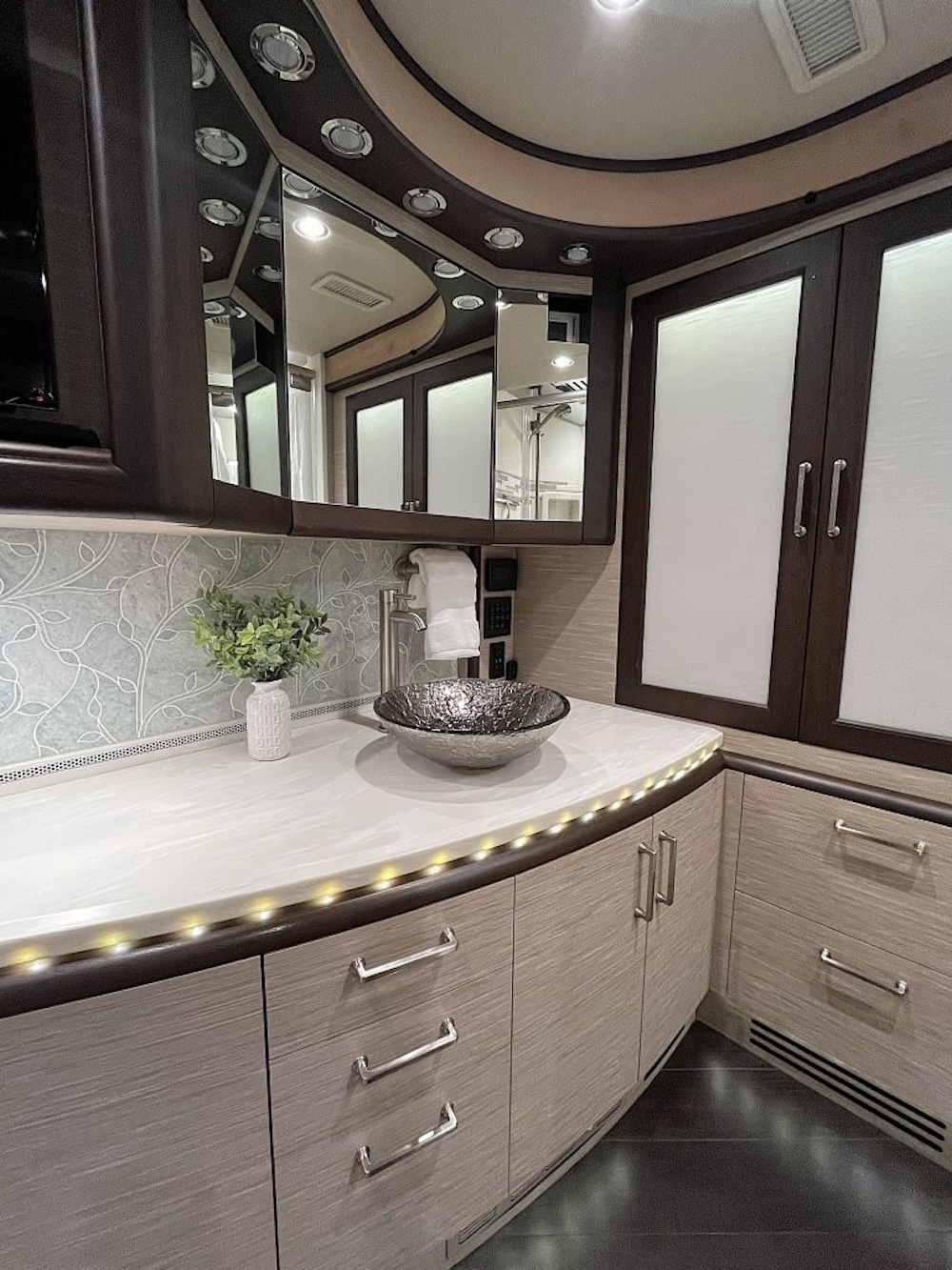 2016 Prevost Liberty H3-45 For Sale
