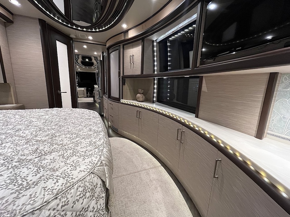 2016 Prevost Liberty H3-45 For Sale