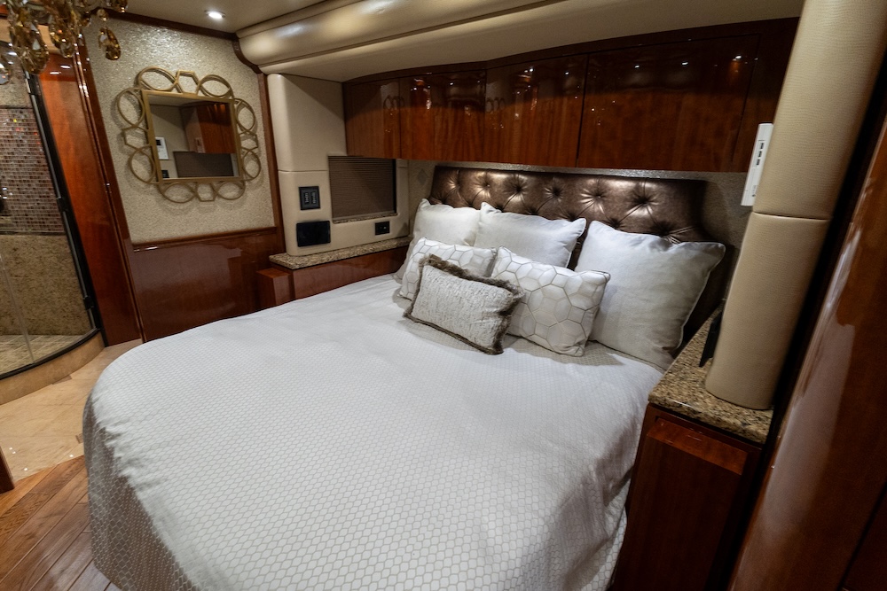 2016 Prevost Millennium H3-45 For Sale