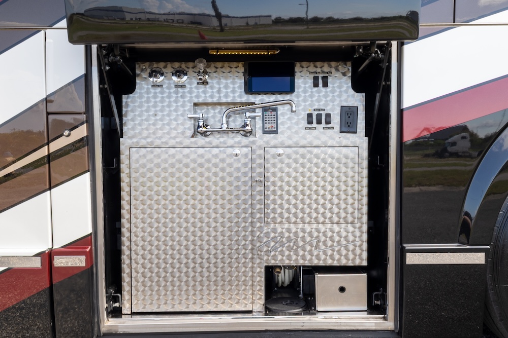 2016 Prevost Millennium H3-45 For Sale