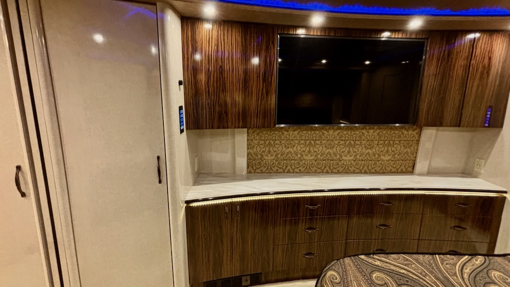 2016 Prevost Marathon H3-45 For Sale