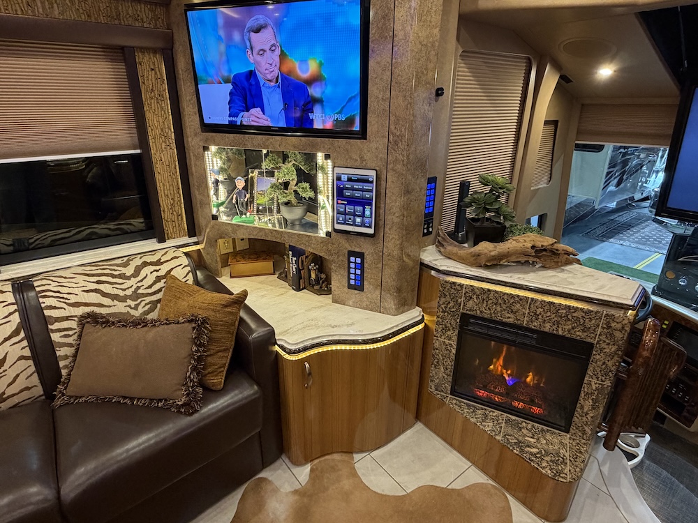 2016 Prevost Marathon H3-45 For Sale