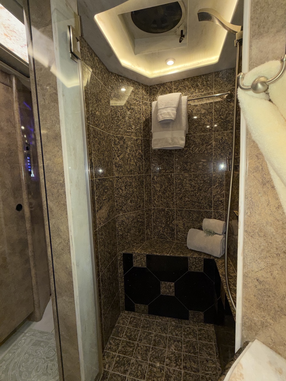2016 Prevost Marathon H3-45 For Sale