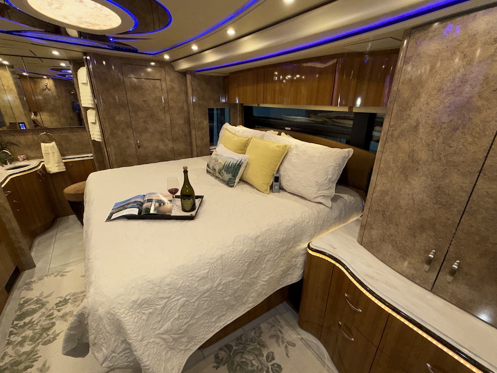 2016 Prevost Marathon H3-45 For Sale