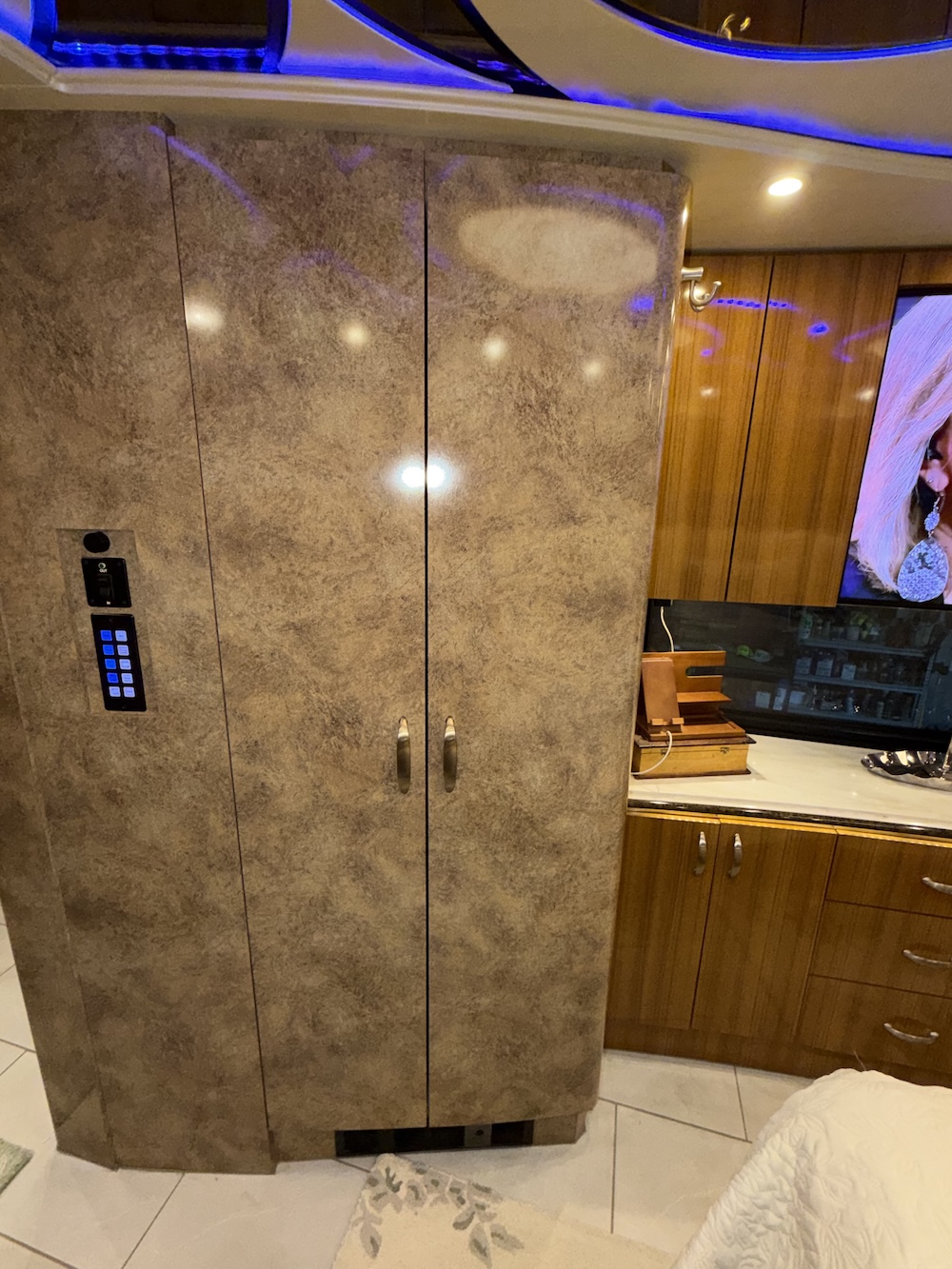 2016 Prevost Marathon H3-45 For Sale