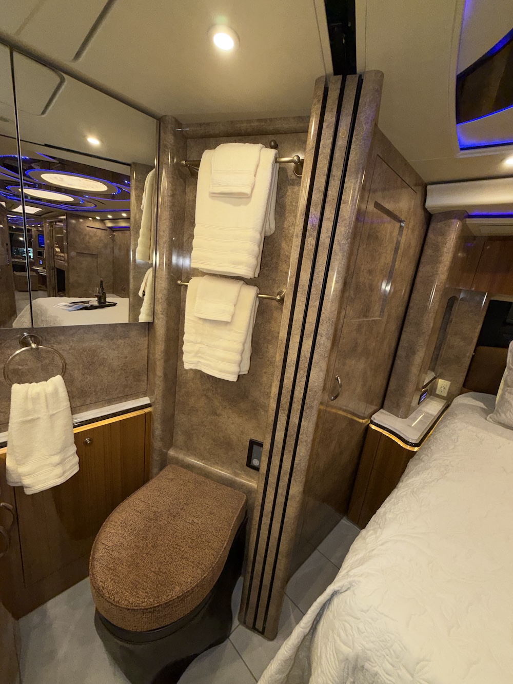 2016 Prevost Marathon H3-45 For Sale