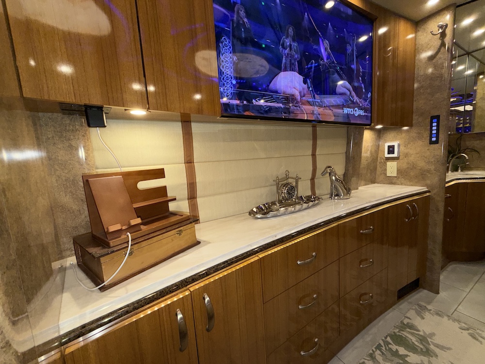 2016 Prevost Marathon H3-45 For Sale