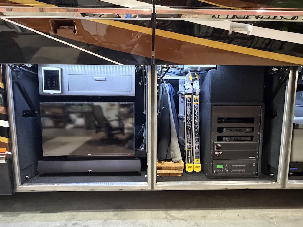 2016 Prevost Marathon H3-45 For Sale