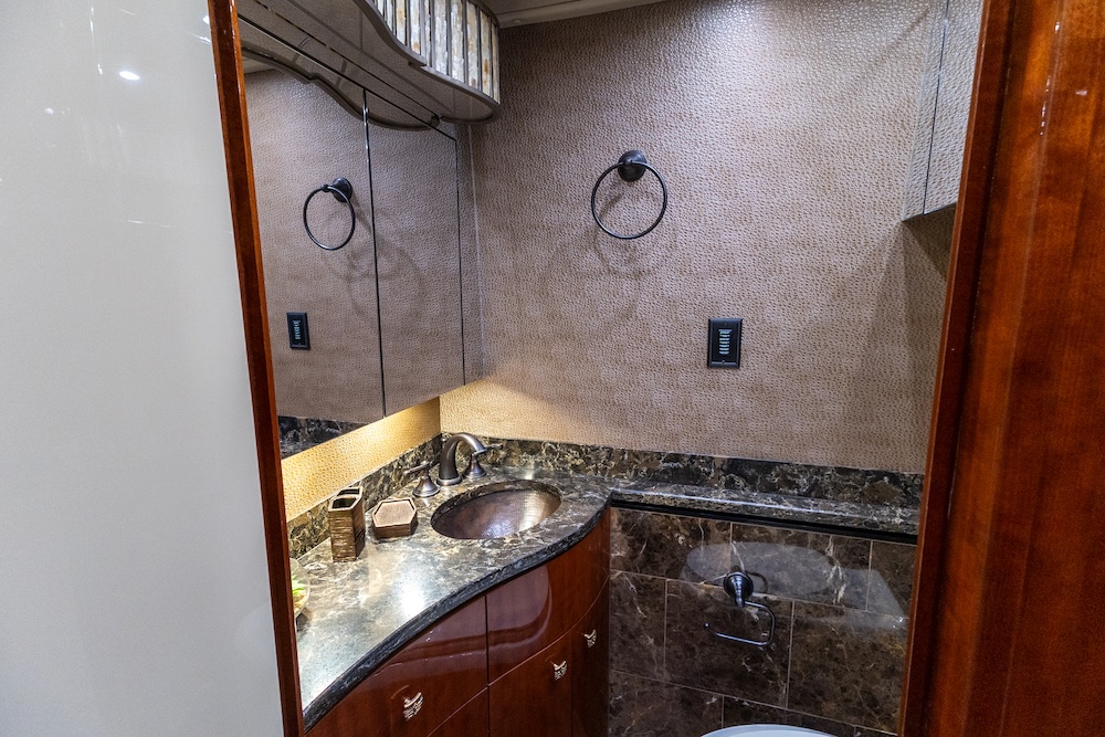 2016 Prevost Millennium H3-45 For Sale