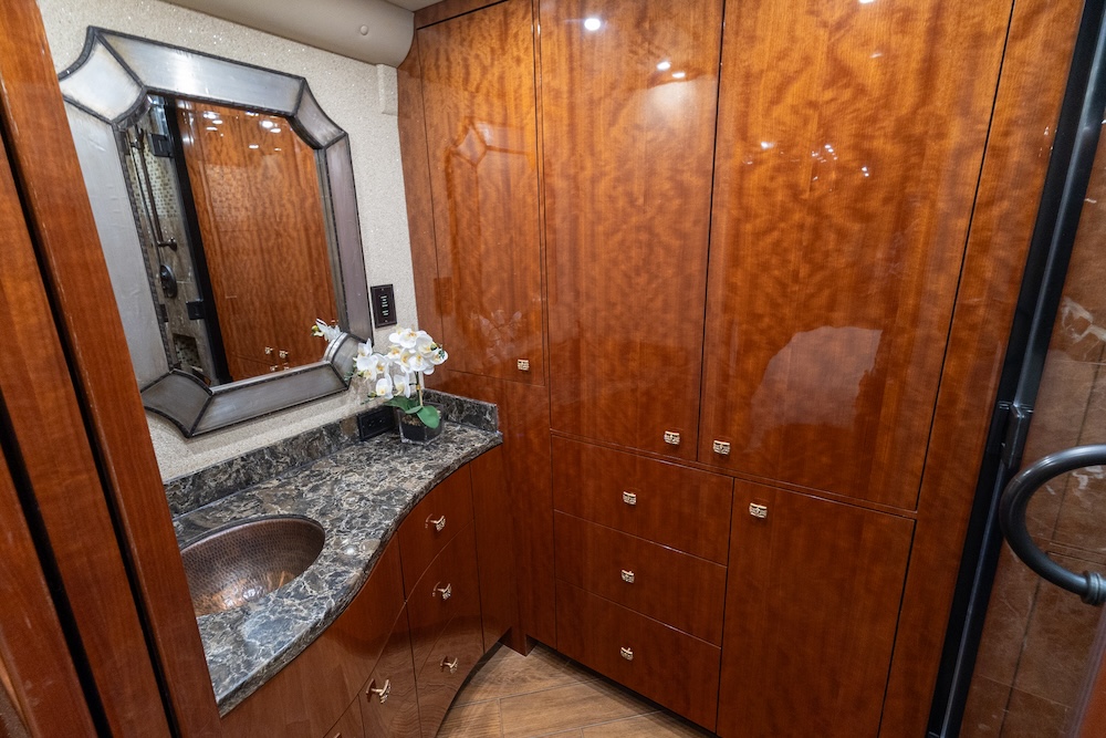 2016 Prevost Millennium H3-45 For Sale