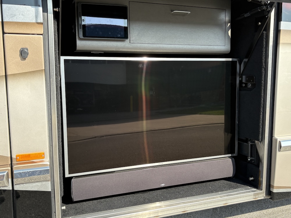 2017 Prevost Marathon H3-45 For Sale