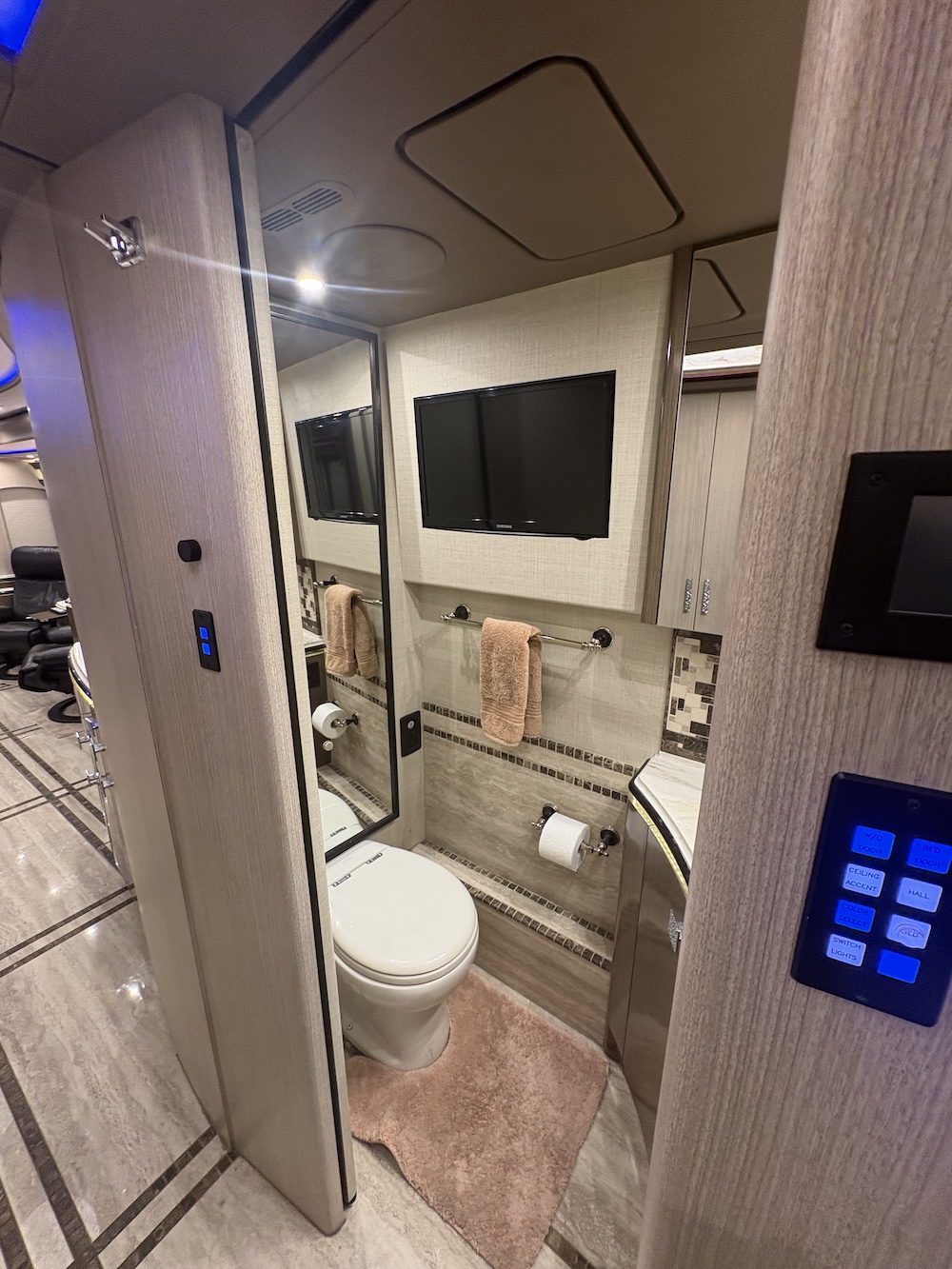 2017 Prevost Marathon H3-45 For Sale