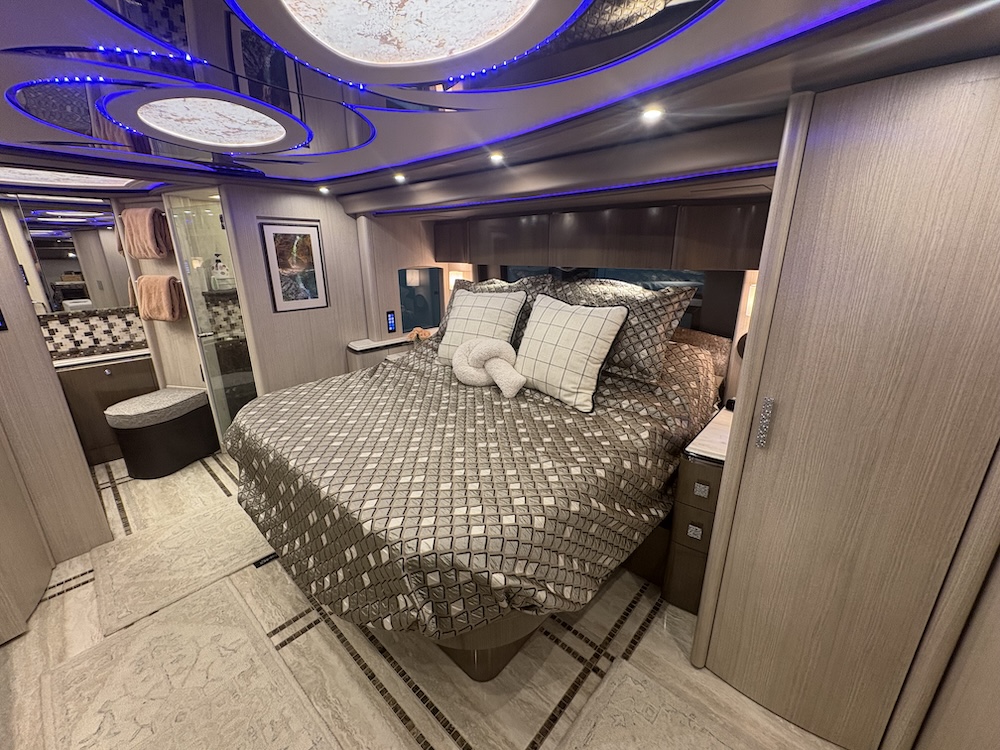 2017 Prevost Marathon H3-45 For Sale