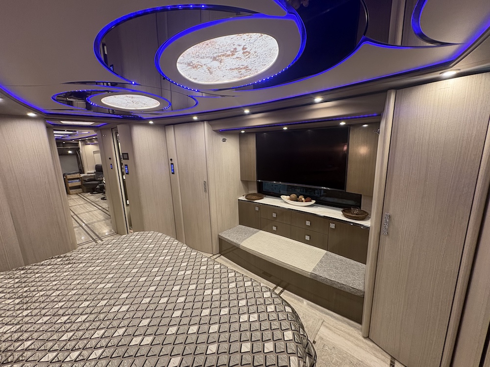 2017 Prevost Marathon H3-45 For Sale
