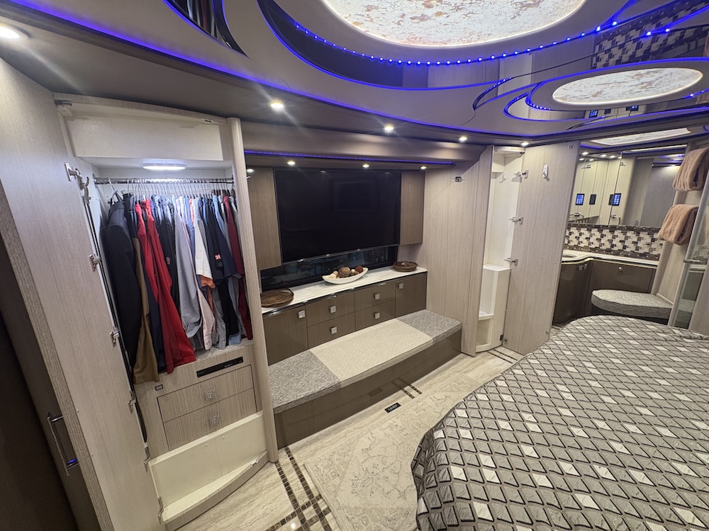 2017 Prevost Marathon H3-45 For Sale