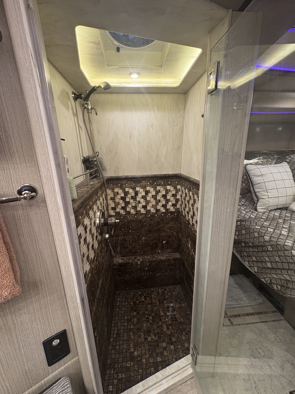 2017 Prevost Marathon H3-45 For Sale