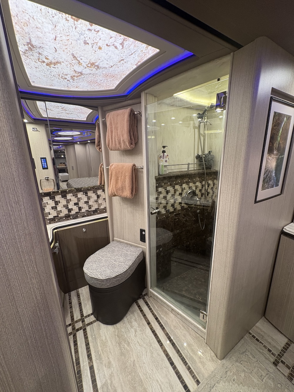 2017 Prevost Marathon H3-45 For Sale