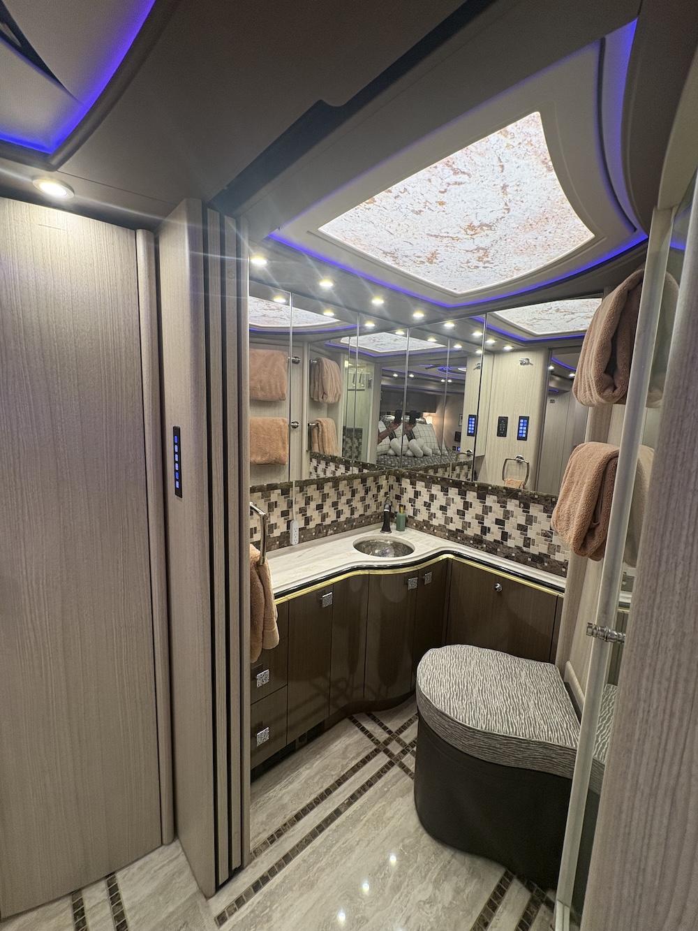 2017 Prevost Marathon H3-45 For Sale