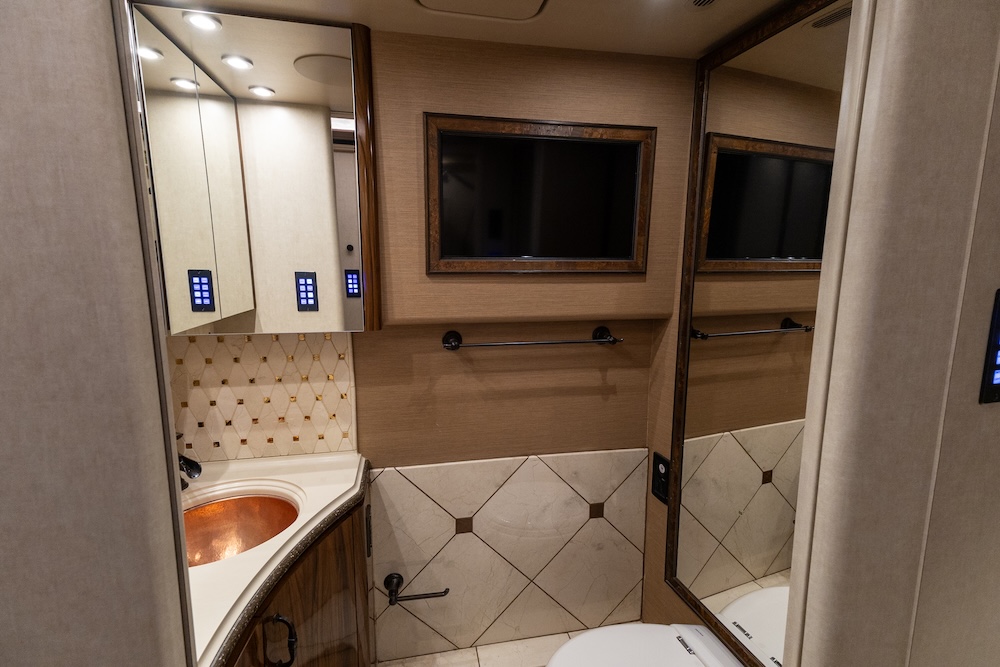 2017 Prevost Marathon H3-45 For Sale