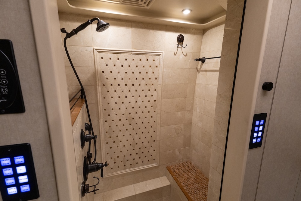 2017 Prevost Marathon H3-45 For Sale