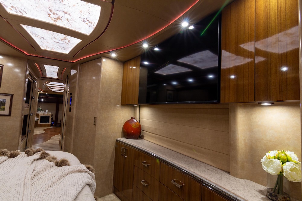 2017 Prevost Marathon H3-45 For Sale