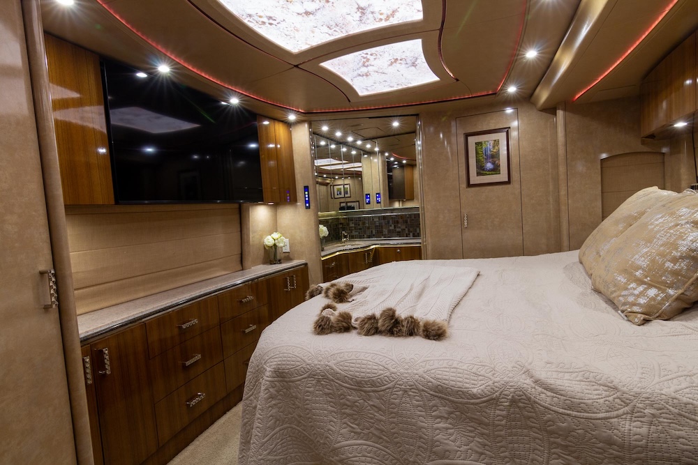 2017 Prevost Marathon H3-45 For Sale