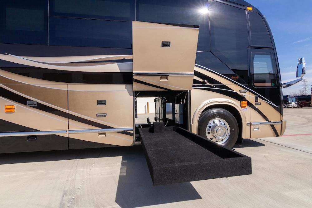 2017 Prevost Marathon H3-45 For Sale