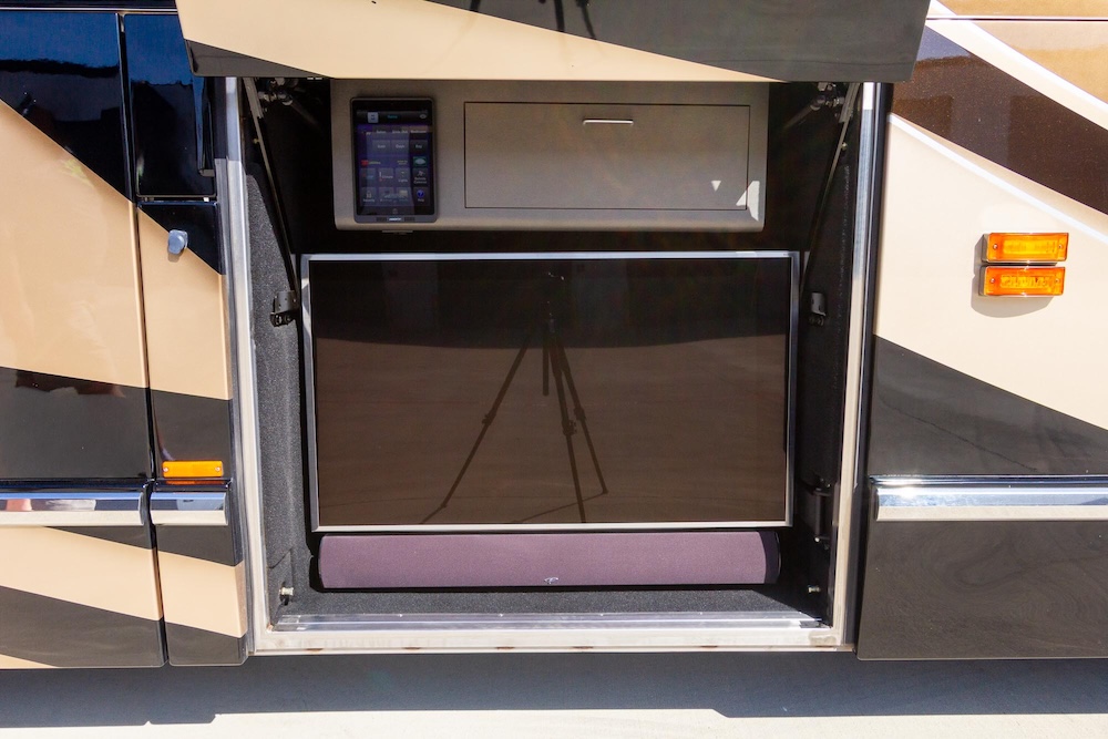 2017 Prevost Marathon H3-45 For Sale