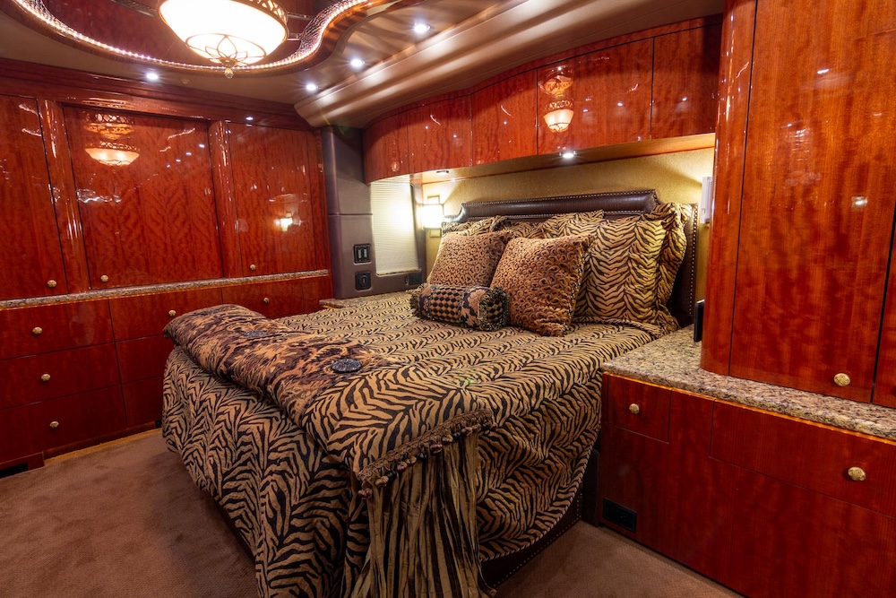 2017 Prevost Millennium H3-45 For Sale