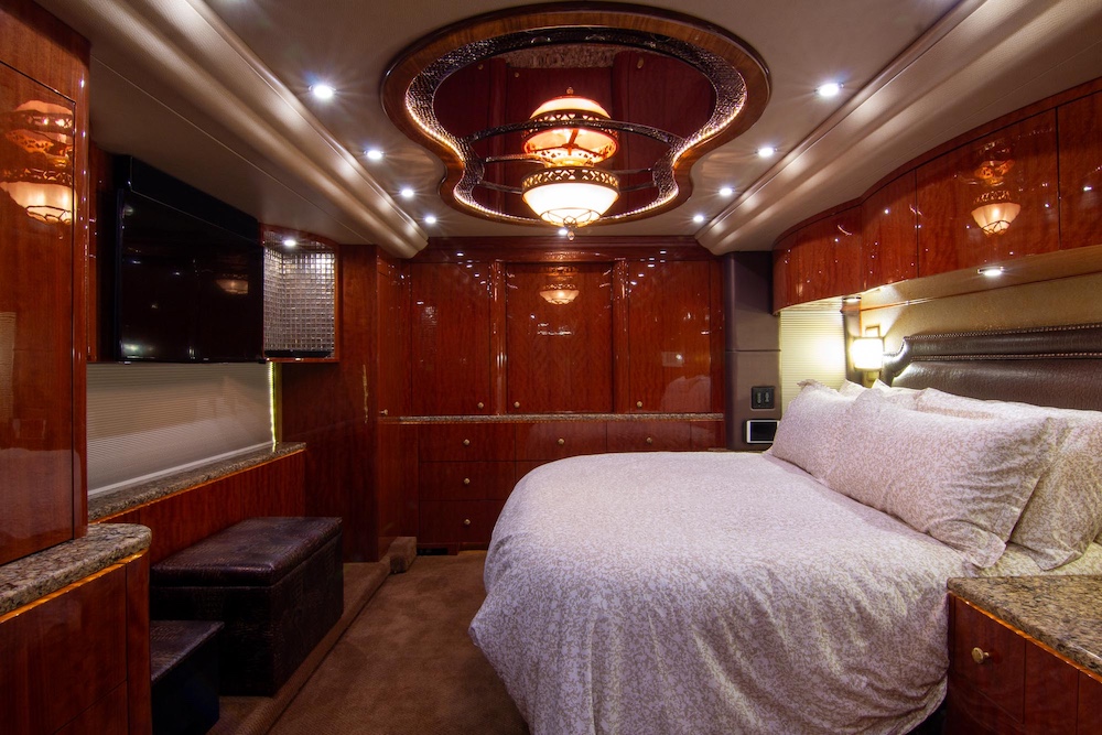 2017 Prevost Millennium  H3-45 For Sale
