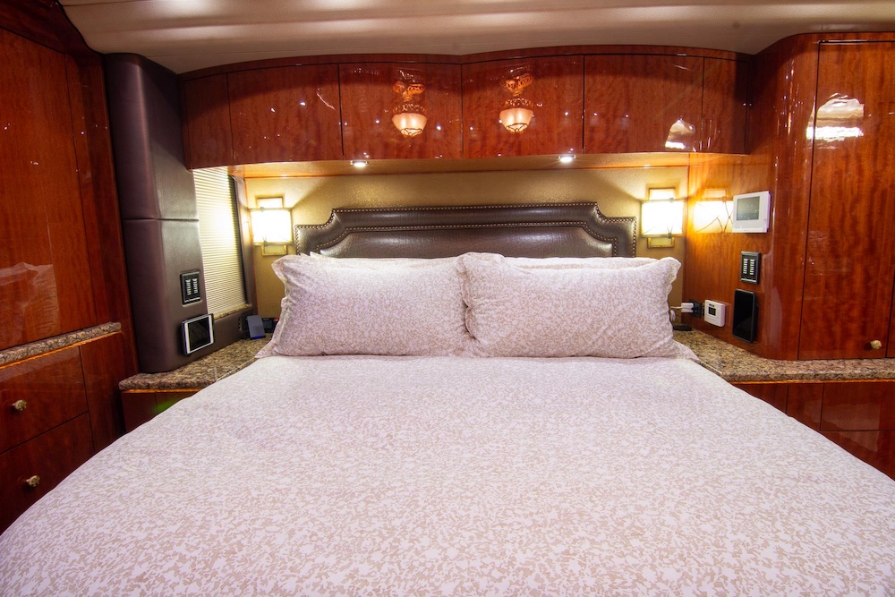 2017 Prevost Millennium  H3-45 For Sale