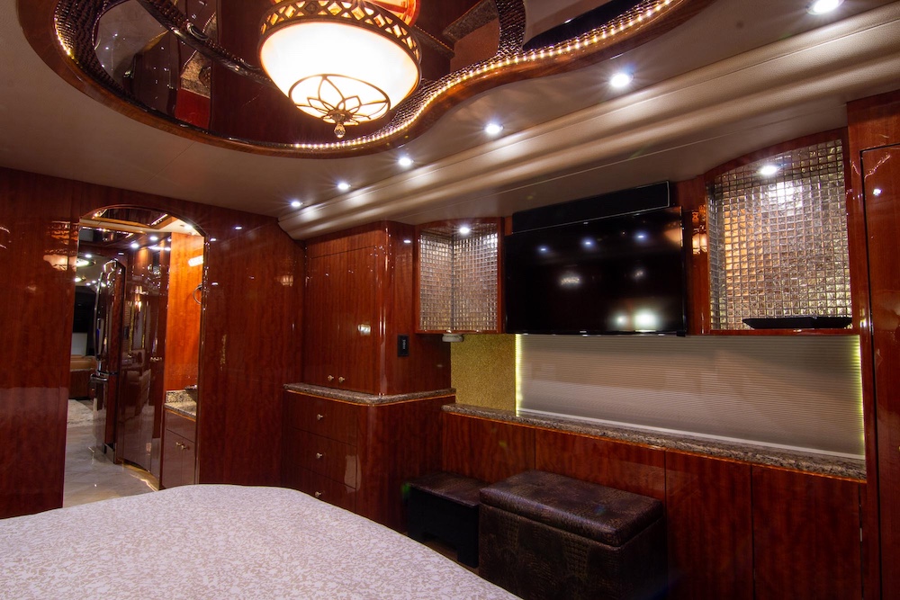 2017 Prevost Millennium  H3-45 For Sale