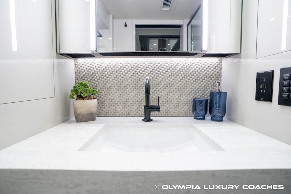 2019 Prevost Olympia H3-45 For Sale