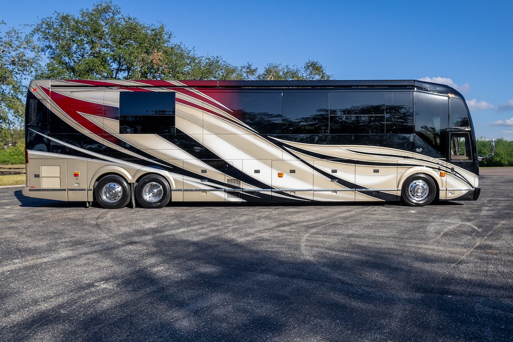 2020 Prevost Featherlite H3-45 For Sale