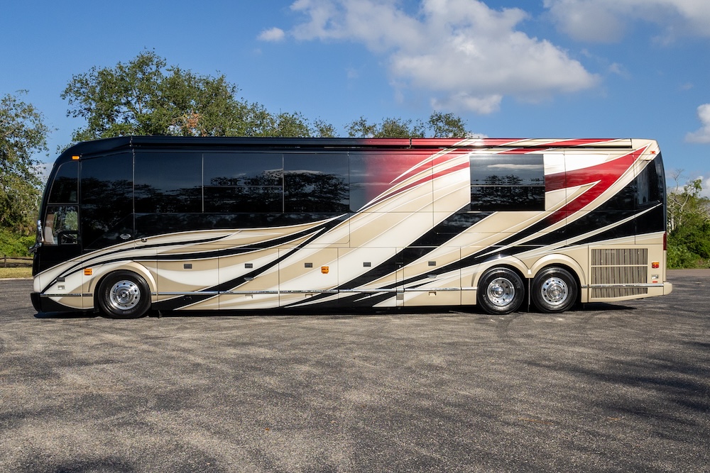 2020 Prevost Featherlite H3-45 For Sale