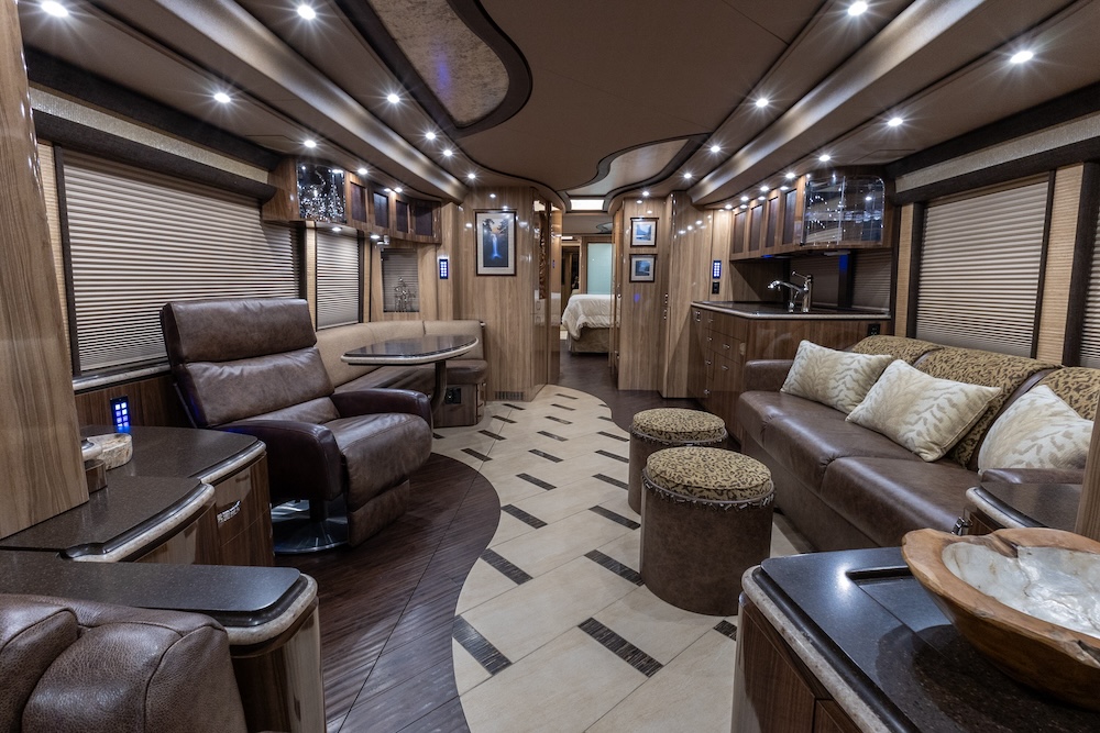 2020 Prevost Featherlite H3-45 For Sale