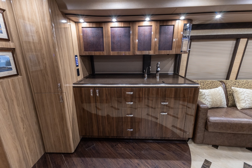 2020 Prevost Featherlite H3-45 For Sale