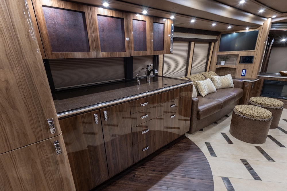 2020 Prevost Featherlite H3-45 For Sale