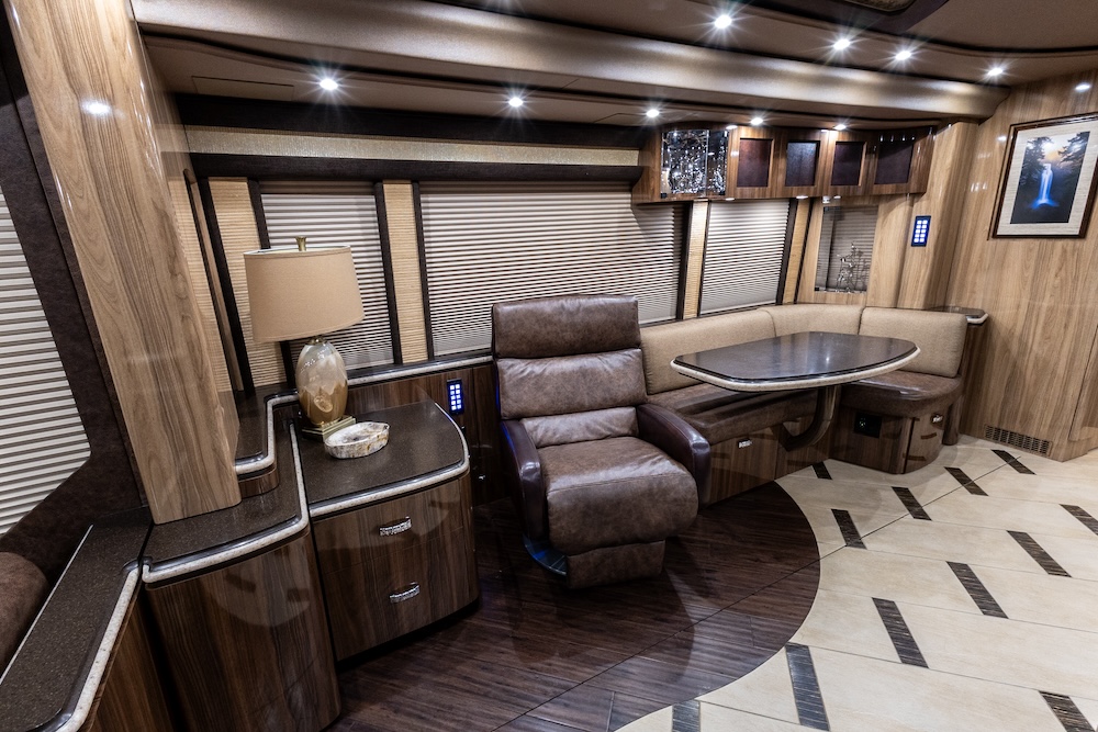 2020 Prevost Featherlite H3-45 For Sale