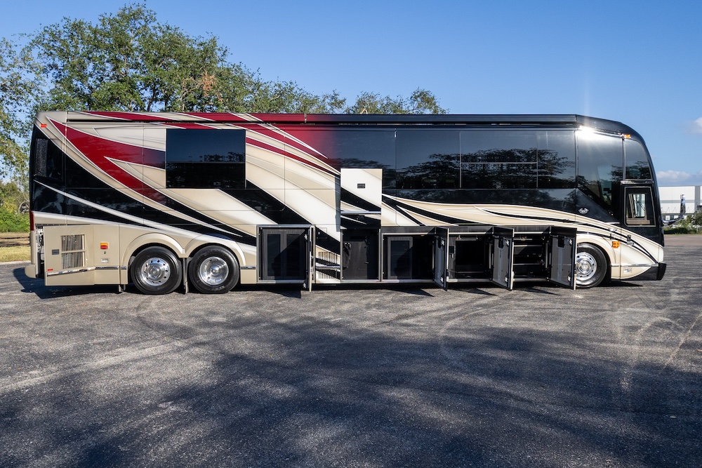 2020 Prevost Featherlite H3-45 For Sale