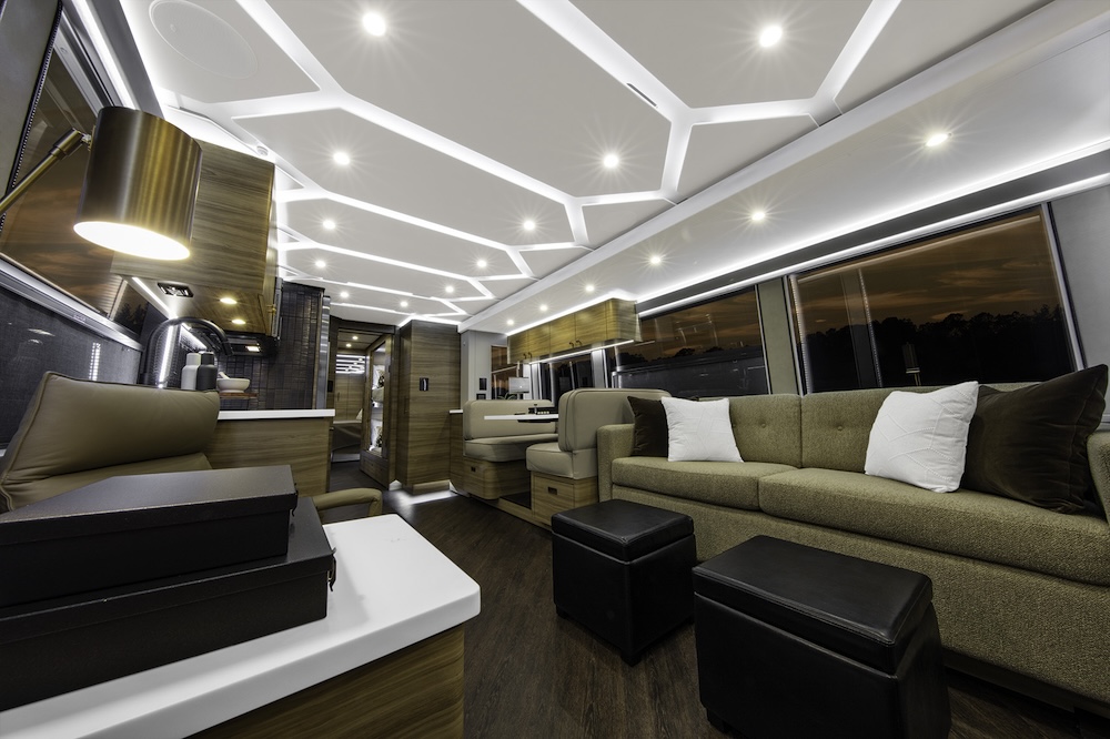 2022 Prevost Featherlite H3-45 For Sale