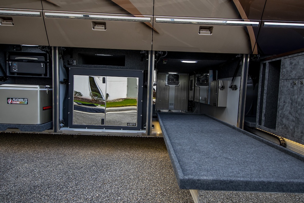 2022 Prevost Featherlite H3-45 For Sale