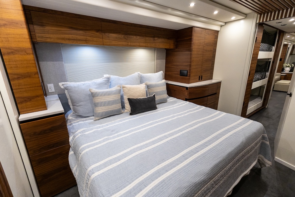 2025 Prevost Epic X3 For Sale