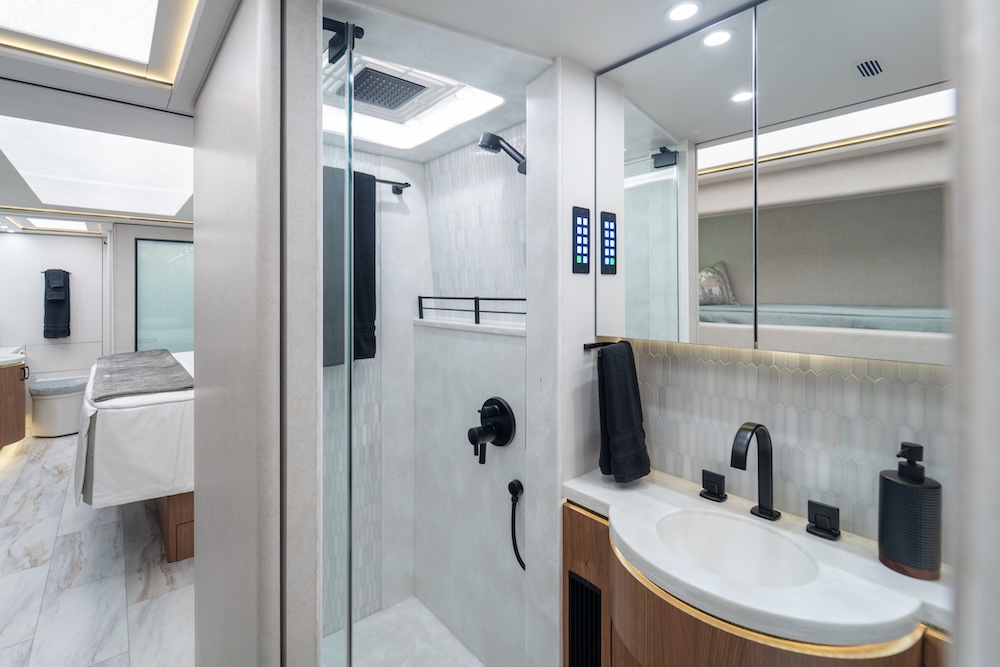 2025 Prevost Marathon H3-45 For Sale