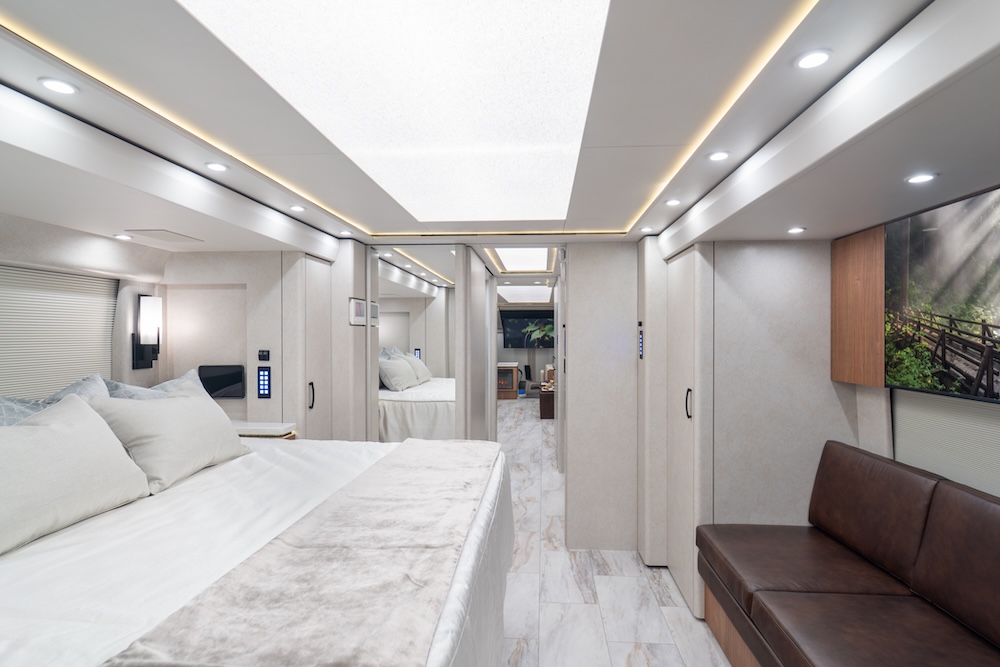 2025 Prevost Marathon H3-45 For Sale